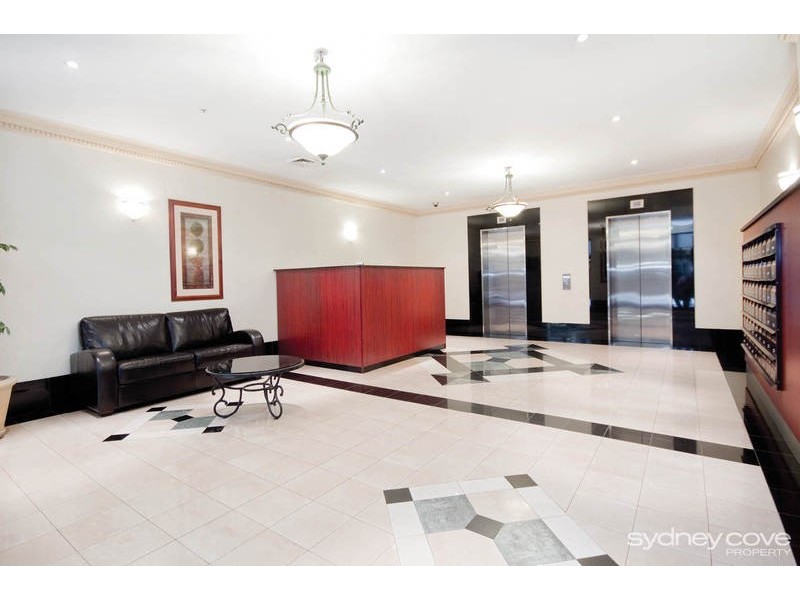 2402/1-5 Hosking Place, Sydney NSW 2000