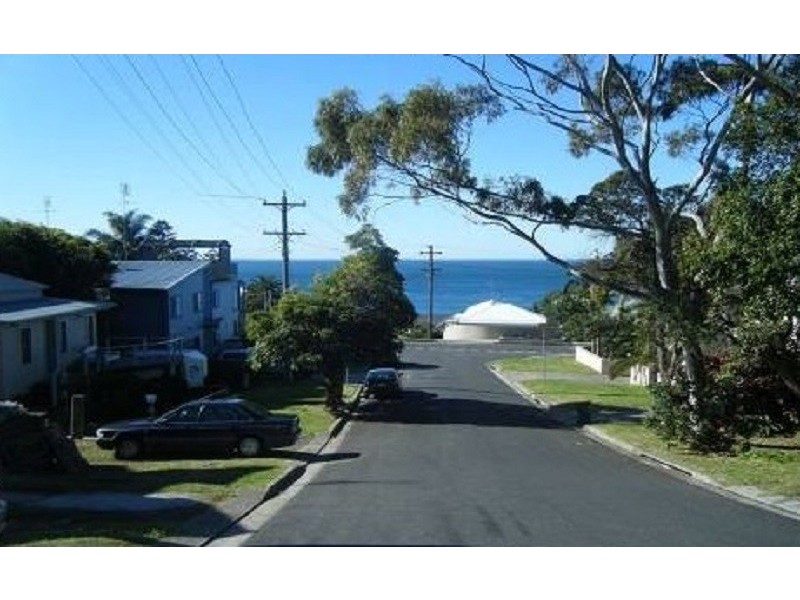 8 Broadridge Street, Wombarra NSW 2515