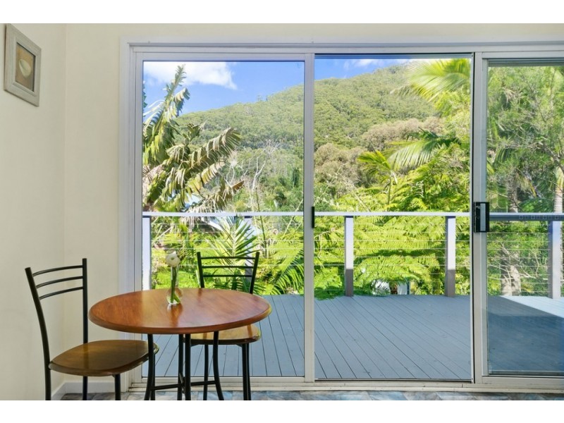 8 Lower Coast Road, Stanwell Park NSW 2508
