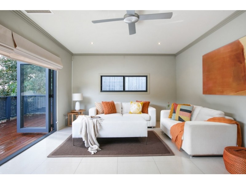 2/52d Pass Avenue, Thirroul NSW 2515