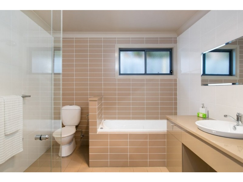 2/52d Pass Avenue, Thirroul NSW 2515