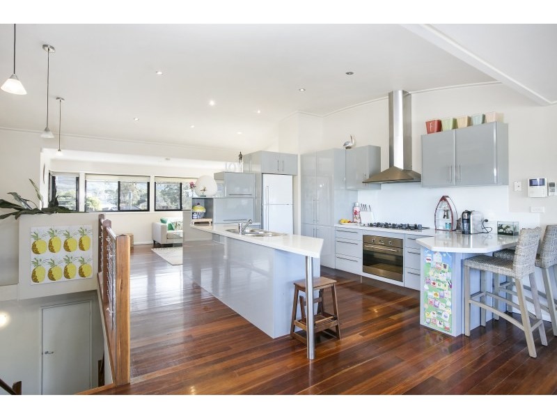 11 Southview Street, Bulli NSW 2516