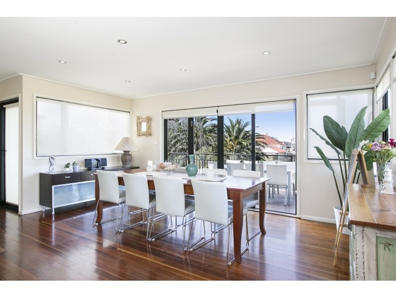 11 Southview Street, Bulli NSW 2516