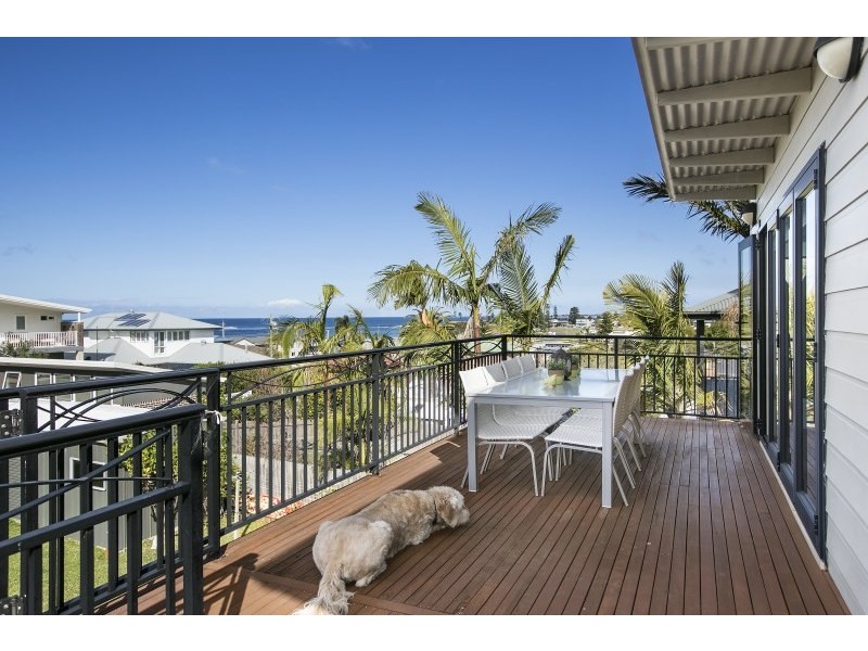 11 Southview Street, Bulli NSW 2516