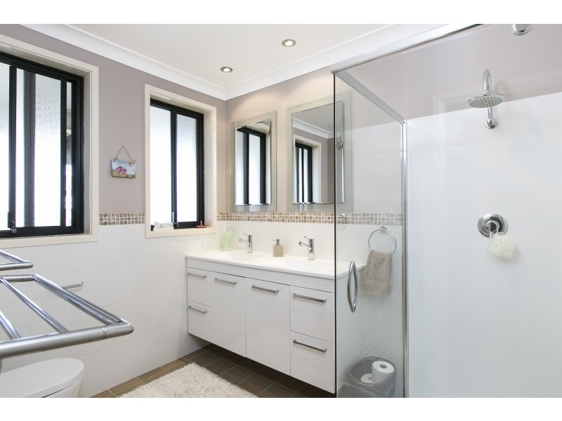 11 Southview Street, Bulli NSW 2516