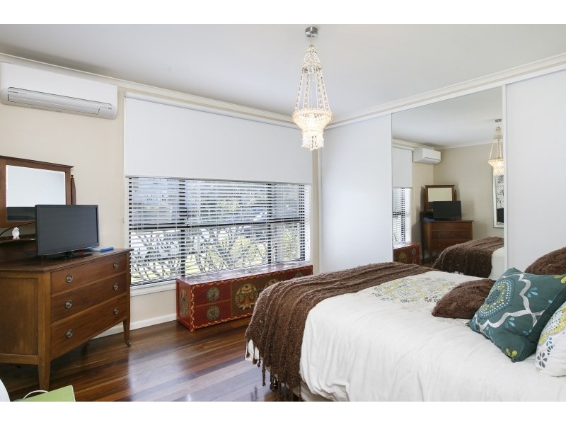 11 Southview Street, Bulli NSW 2516