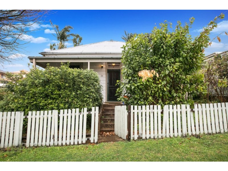 28 Mason Street, Thirroul NSW 2515