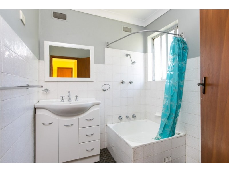 1/17 Nicholson Road, Woonona NSW 2517