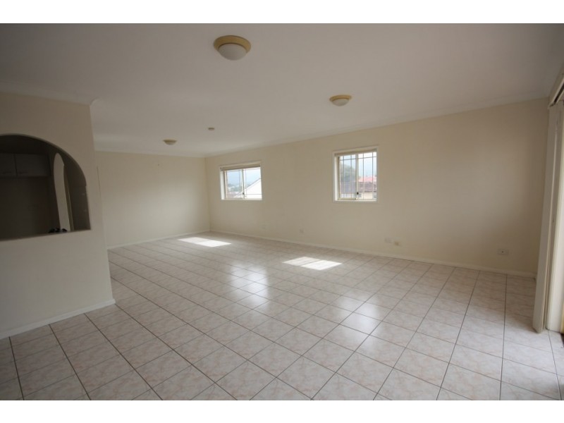 2/40a Point Street, Bulli NSW 2516