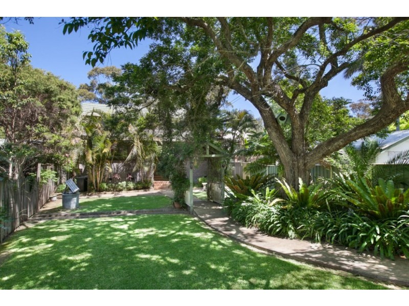 21 Pass Avenue, Thirroul NSW 2515