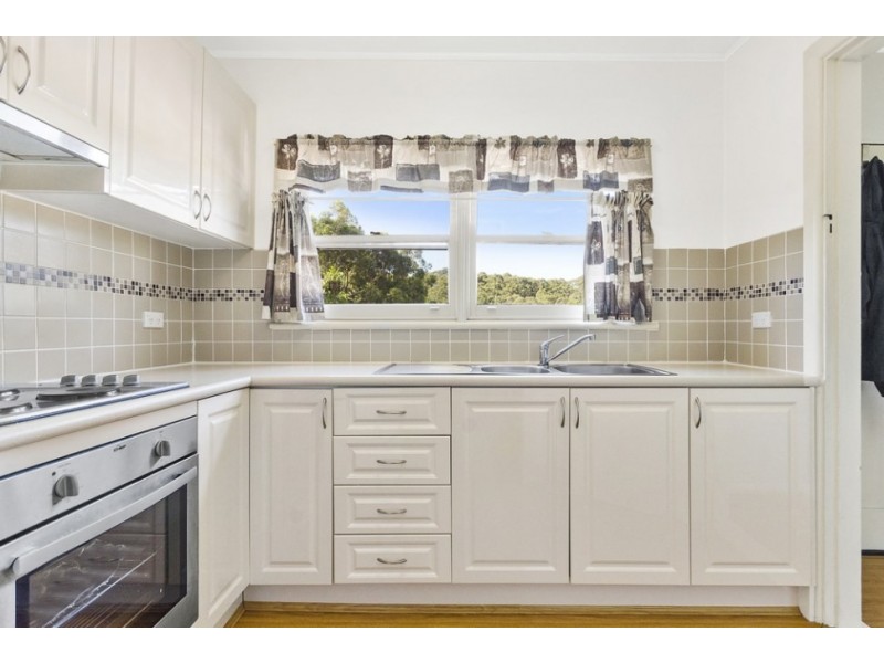 17 Hillcrest Avenue, Woonona NSW 2517