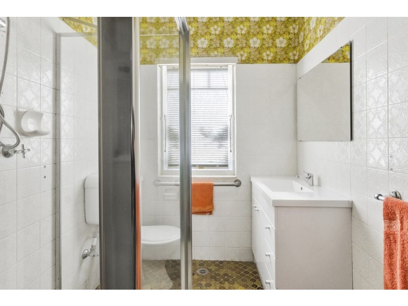 17 Hillcrest Avenue, Woonona NSW 2517