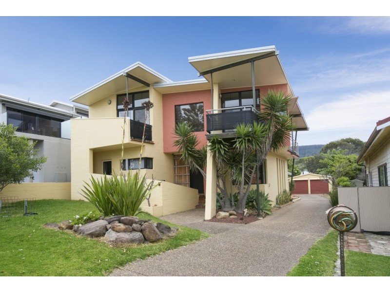 6 Cliff Parade, Thirroul NSW 2515