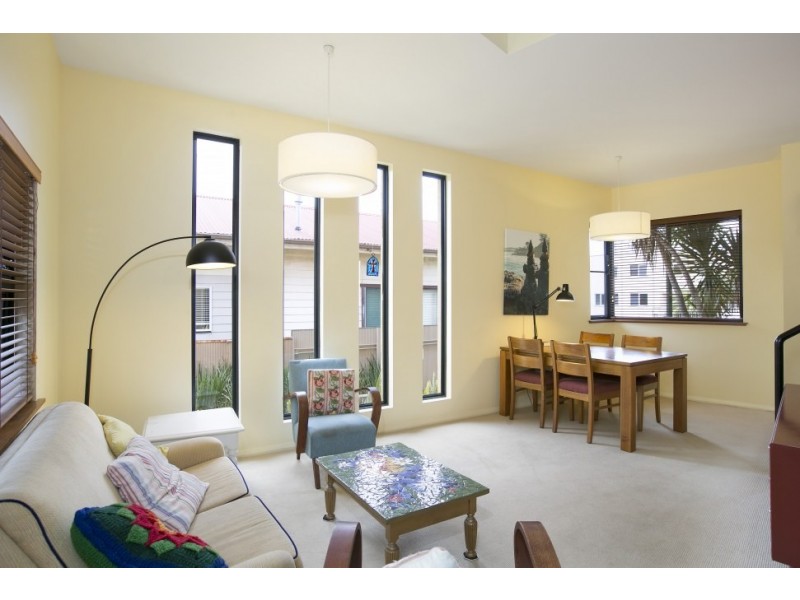 6 Cliff Parade, Thirroul NSW 2515