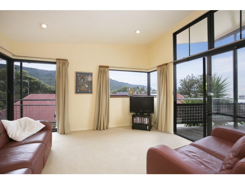 6 Cliff Parade, Thirroul NSW 2515