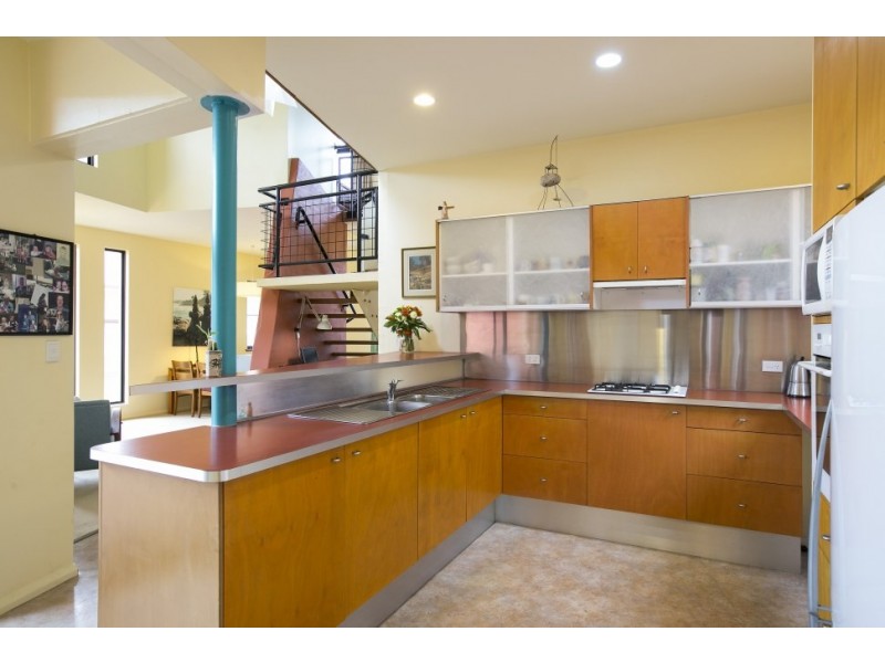 6 Cliff Parade, Thirroul NSW 2515
