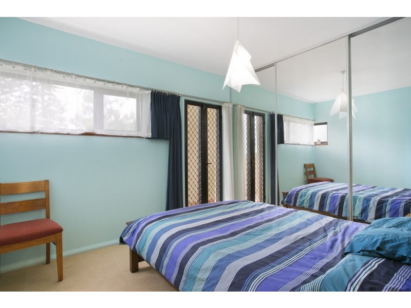 6 Cliff Parade, Thirroul NSW 2515