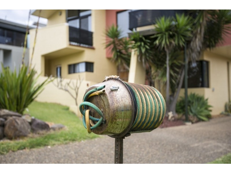 6 Cliff Parade, Thirroul NSW 2515