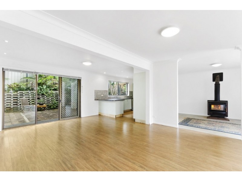 8 Railway Crescent, Stanwell Park NSW 2508