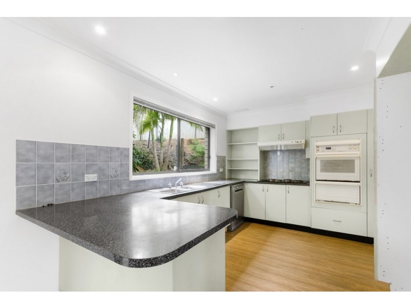8 Railway Crescent, Stanwell Park NSW 2508