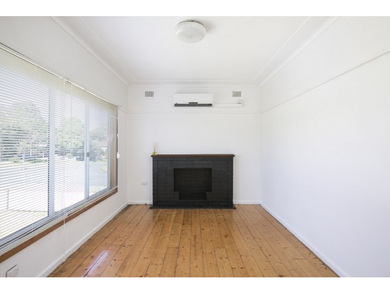 82 Illowra Crescent, Primbee NSW 2502