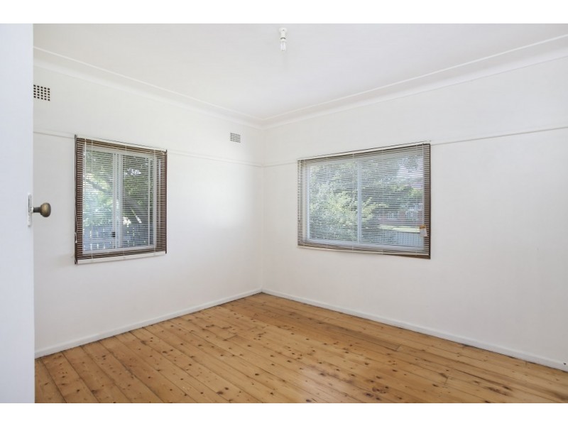 82 Illowra Crescent, Primbee NSW 2502
