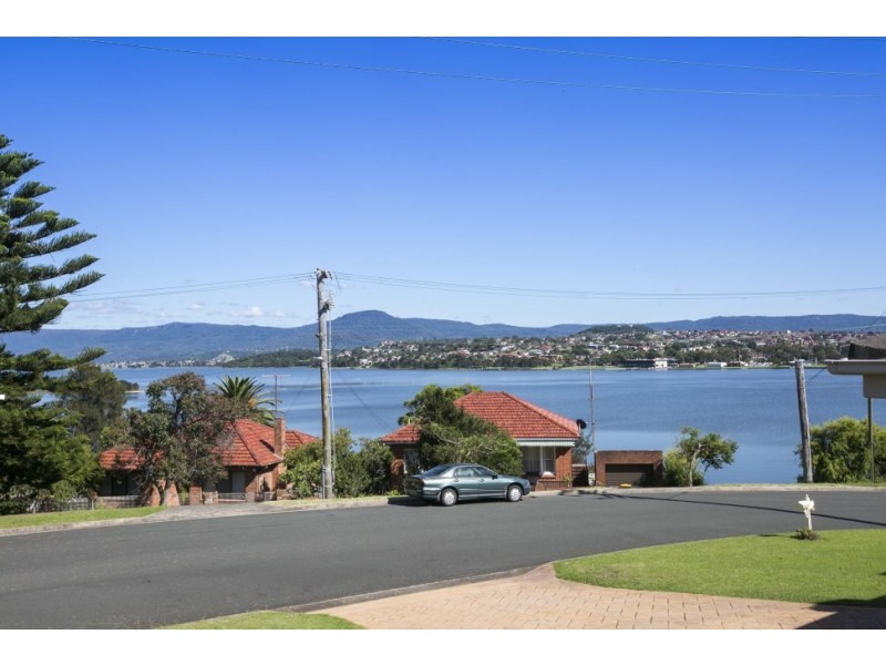 82 Illowra Crescent, Primbee NSW 2502