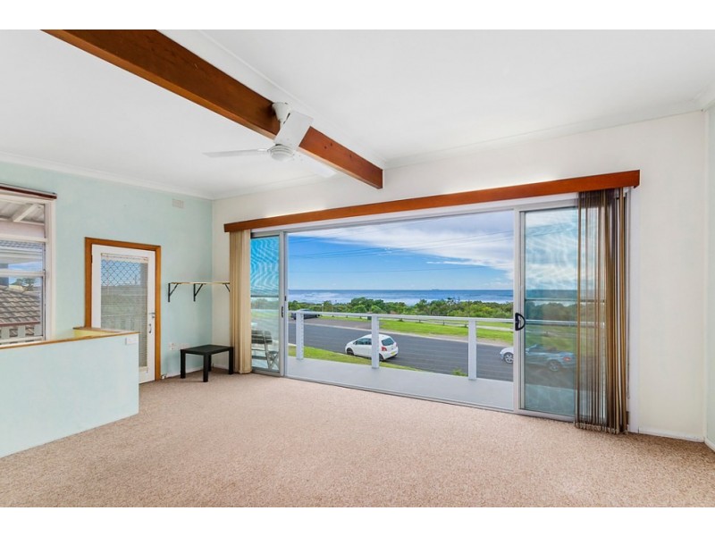 1/12 Beach Drive, Woonona NSW 2517