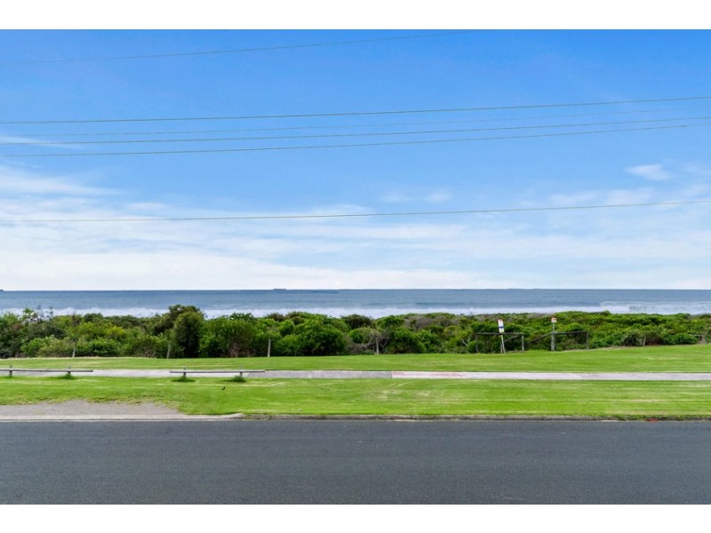 1/12 Beach Drive, Woonona NSW 2517
