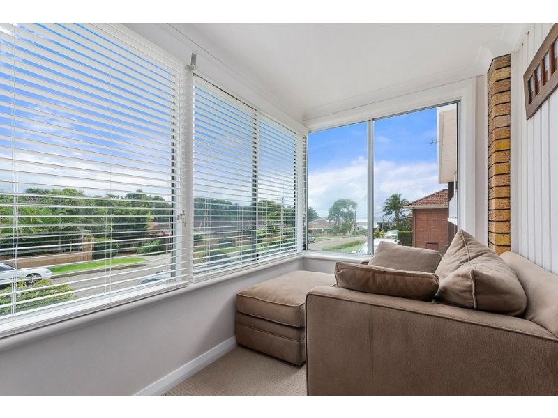 25 Hutton Avenue, Bulli NSW 2516