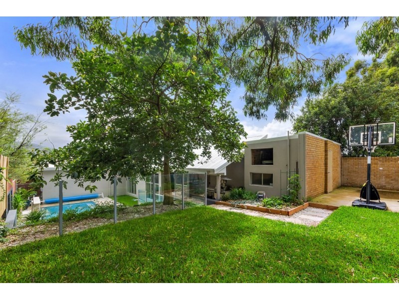 25 Hutton Avenue, Bulli NSW 2516