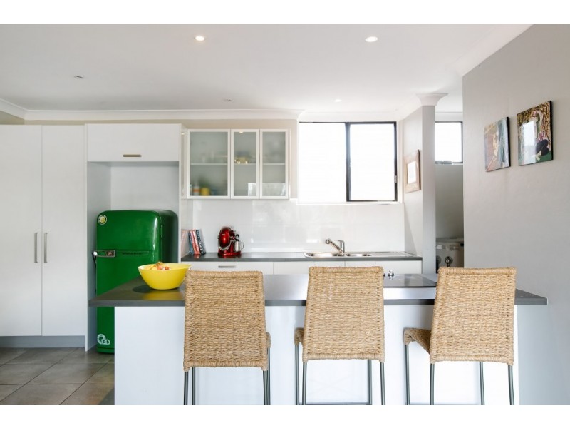 9/235 Lawrence Hargrave Drive, Thirroul NSW 2515