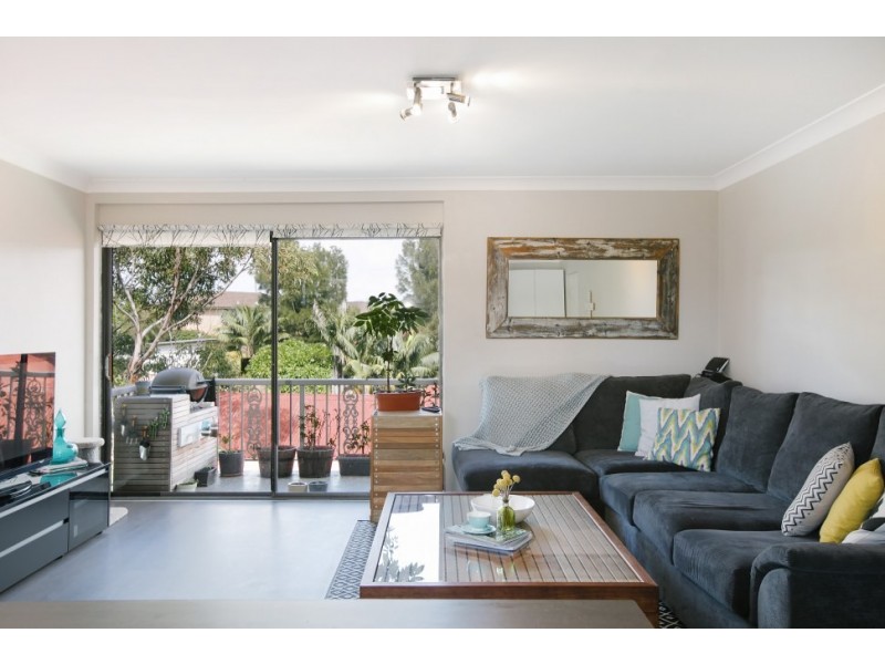 9/235 Lawrence Hargrave Drive, Thirroul NSW 2515