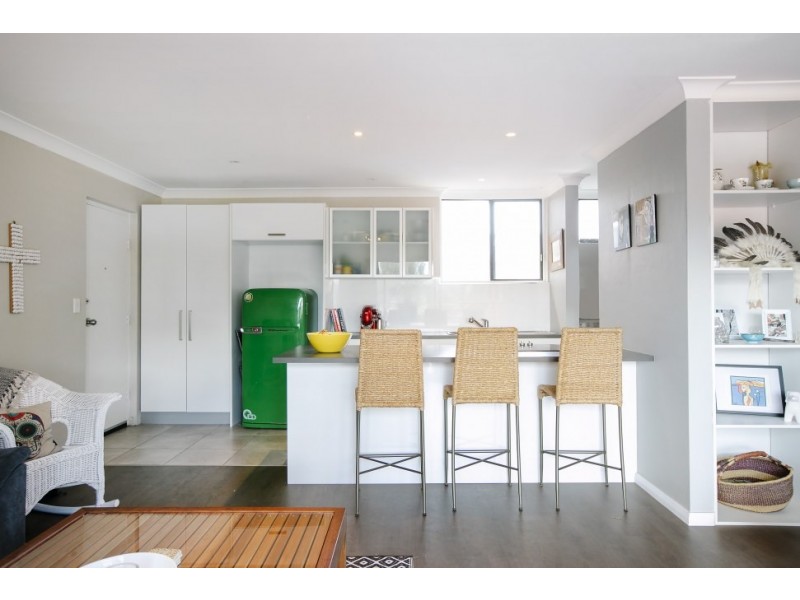 9/235 Lawrence Hargrave Drive, Thirroul NSW 2515