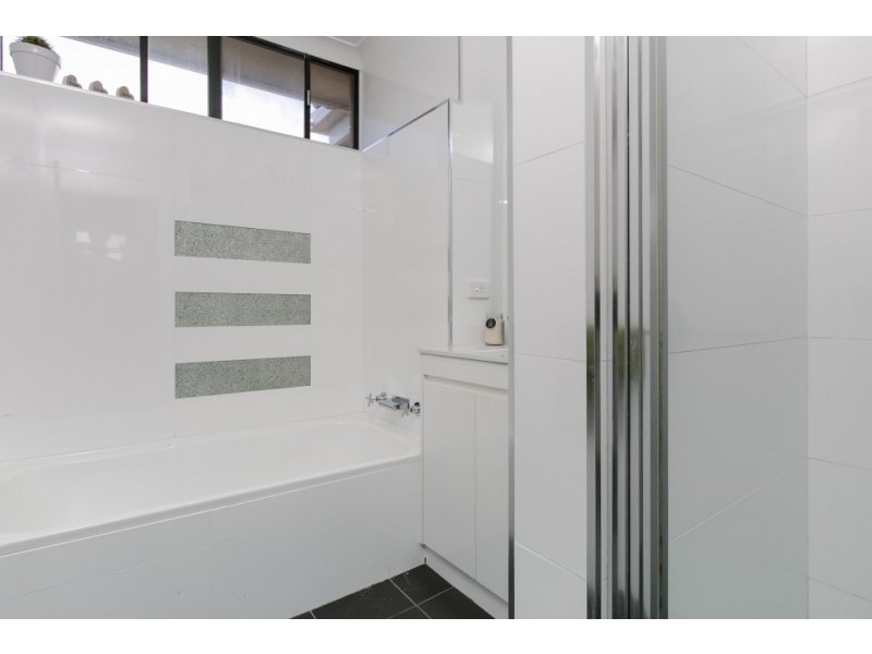 9/235 Lawrence Hargrave Drive, Thirroul NSW 2515