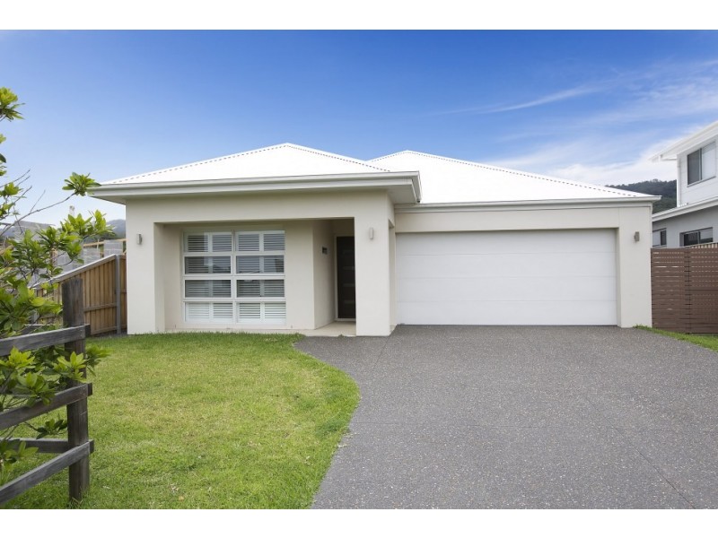 30 Samuel Place, Thirroul NSW 2515