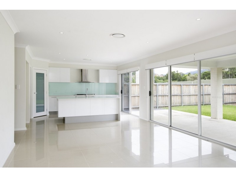 30 Samuel Place, Thirroul NSW 2515