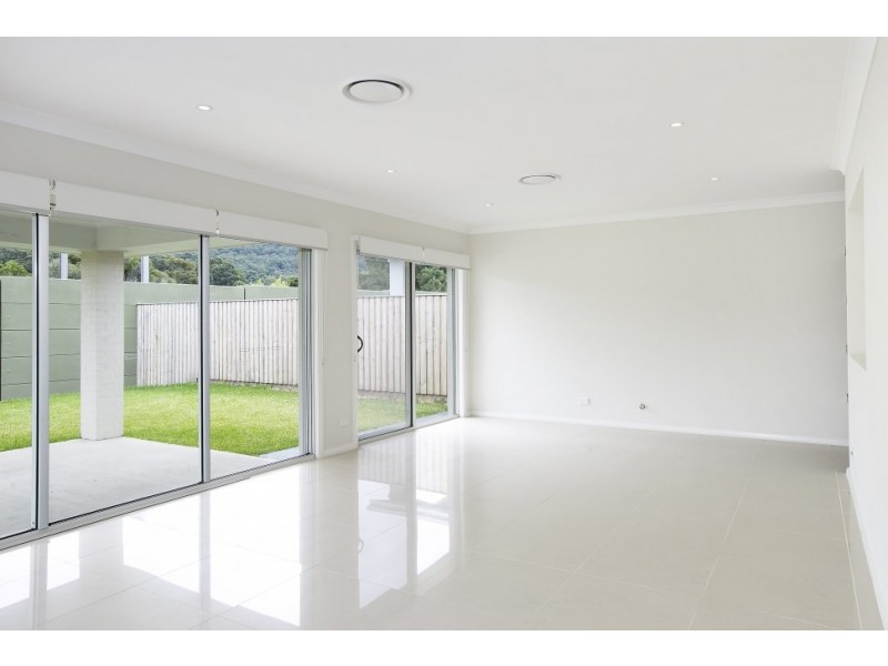 30 Samuel Place, Thirroul NSW 2515