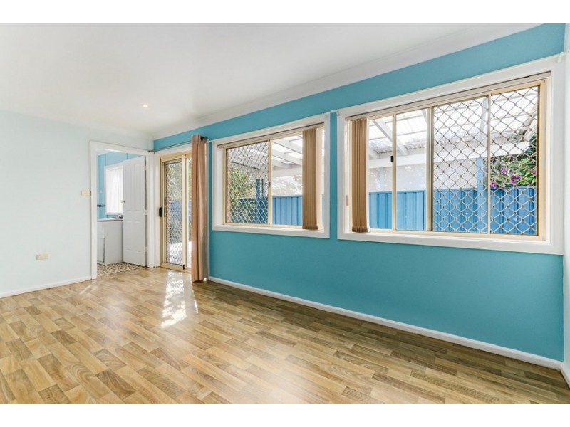 6 Liamina Ave Avenue, Woonona NSW 2517