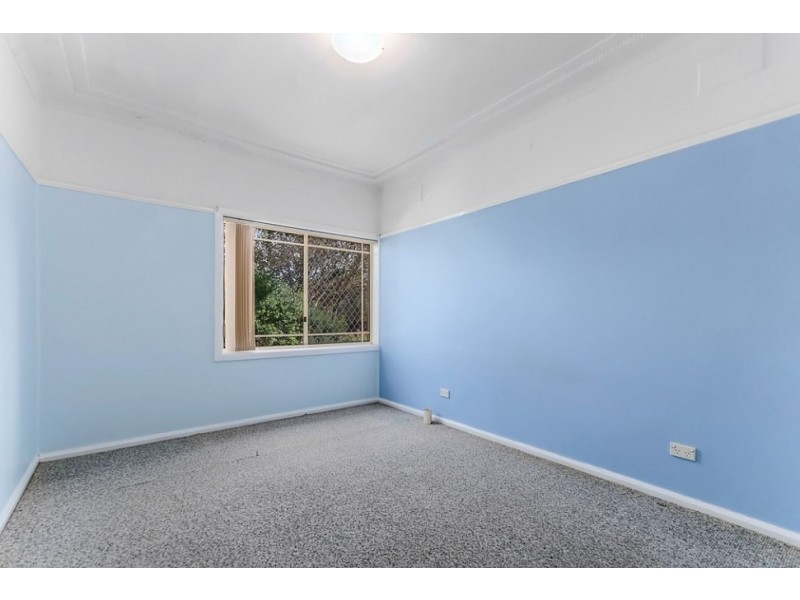 6 Liamina Ave Avenue, Woonona NSW 2517