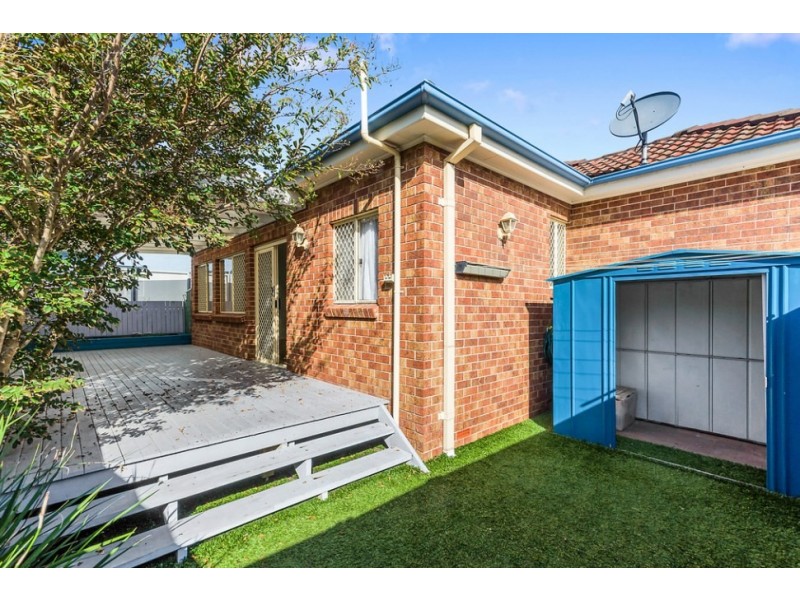 6 Liamina Ave Avenue, Woonona NSW 2517