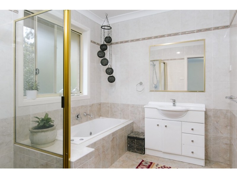 1, 2, 3, 4/33 Nicholson Road, Woonona NSW 2517