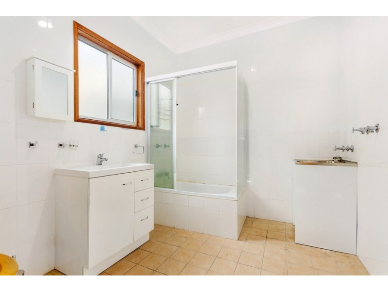 2/28 Park Road, Corrimal NSW 2518