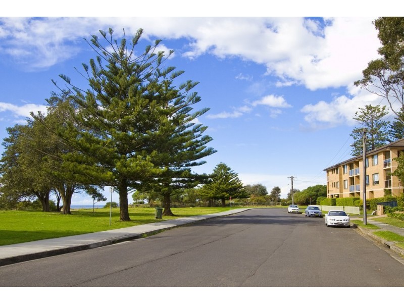 5/235 Lawrence Hargrave Drive, Thirroul NSW 2515