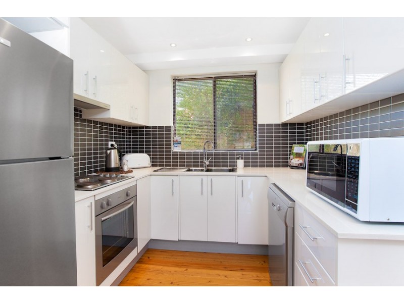 4/16 Bath Street, Thirroul NSW 2515