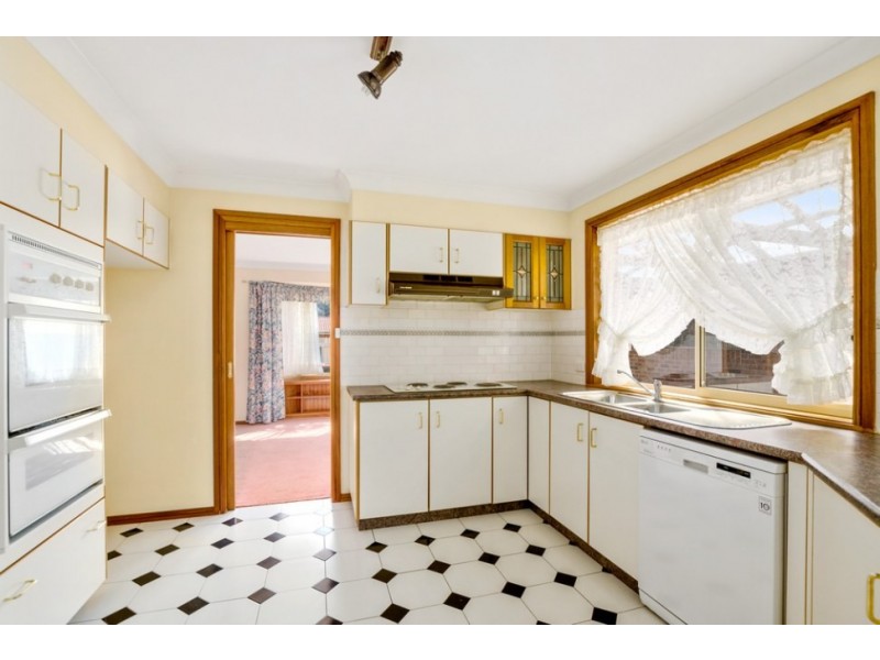 2 Harriet Spearing Drive, Woonona NSW 2517