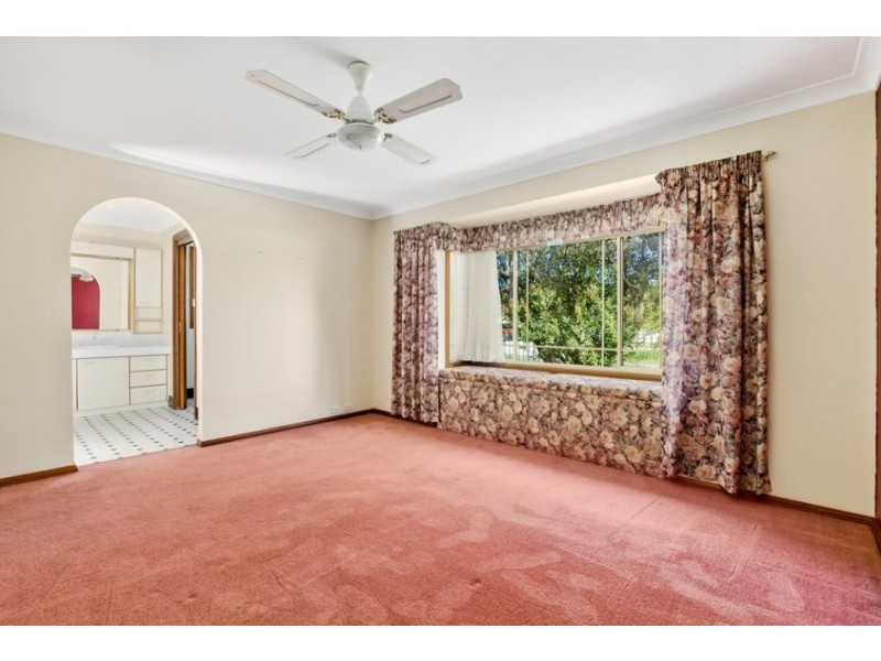 2 Harriet Spearing Drive, Woonona NSW 2517