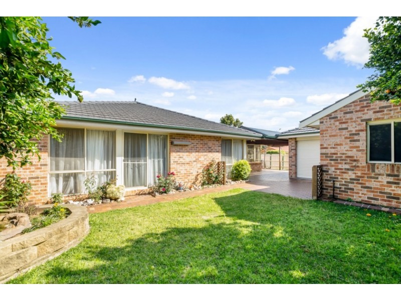 2 Harriet Spearing Drive, Woonona NSW 2517