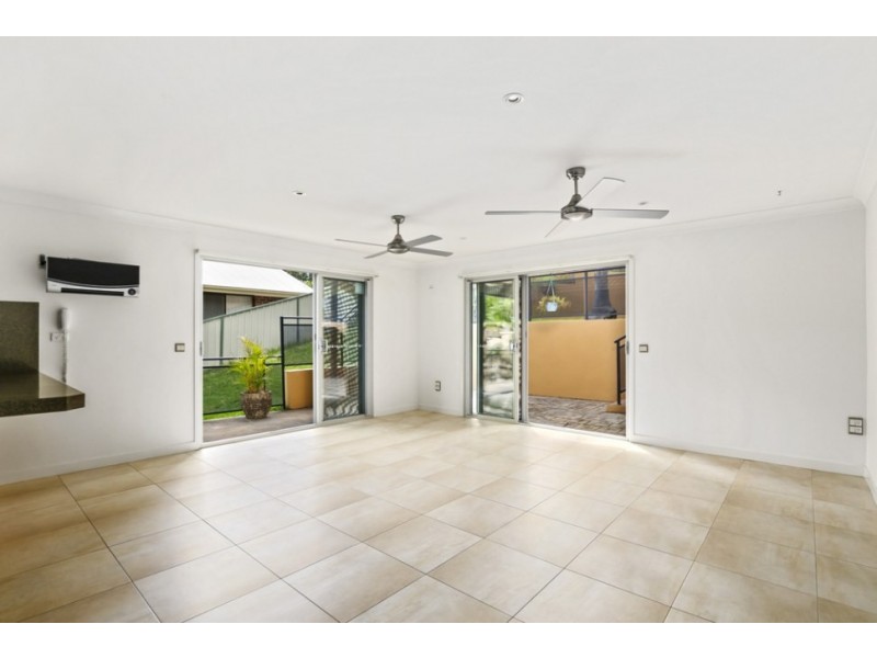 43 The Parkway, Balgownie NSW 2519