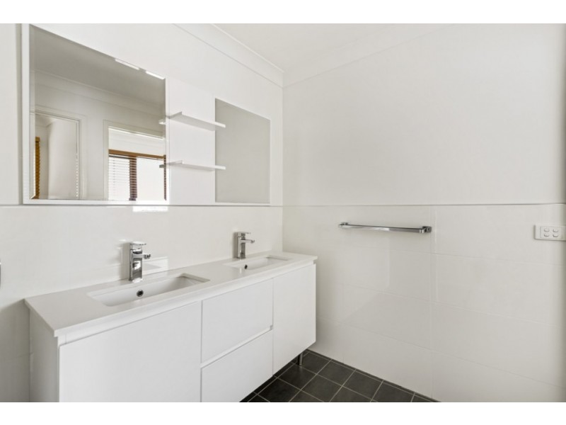 43 The Parkway, Balgownie NSW 2519